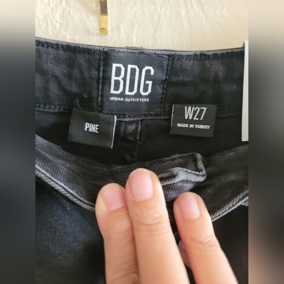 BDG, High Waist Skinny‎ Denim Shorts, Washed Black, W27 - Picture 6 of 12